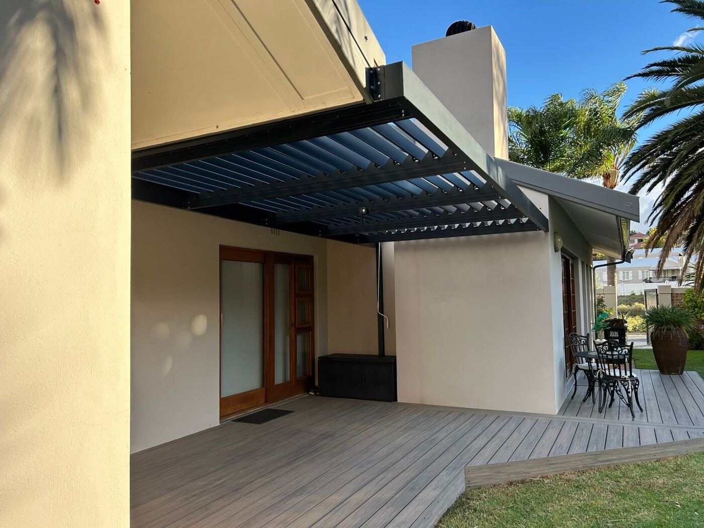 Charcoal Louvre Awning, Durbanville — view 4.