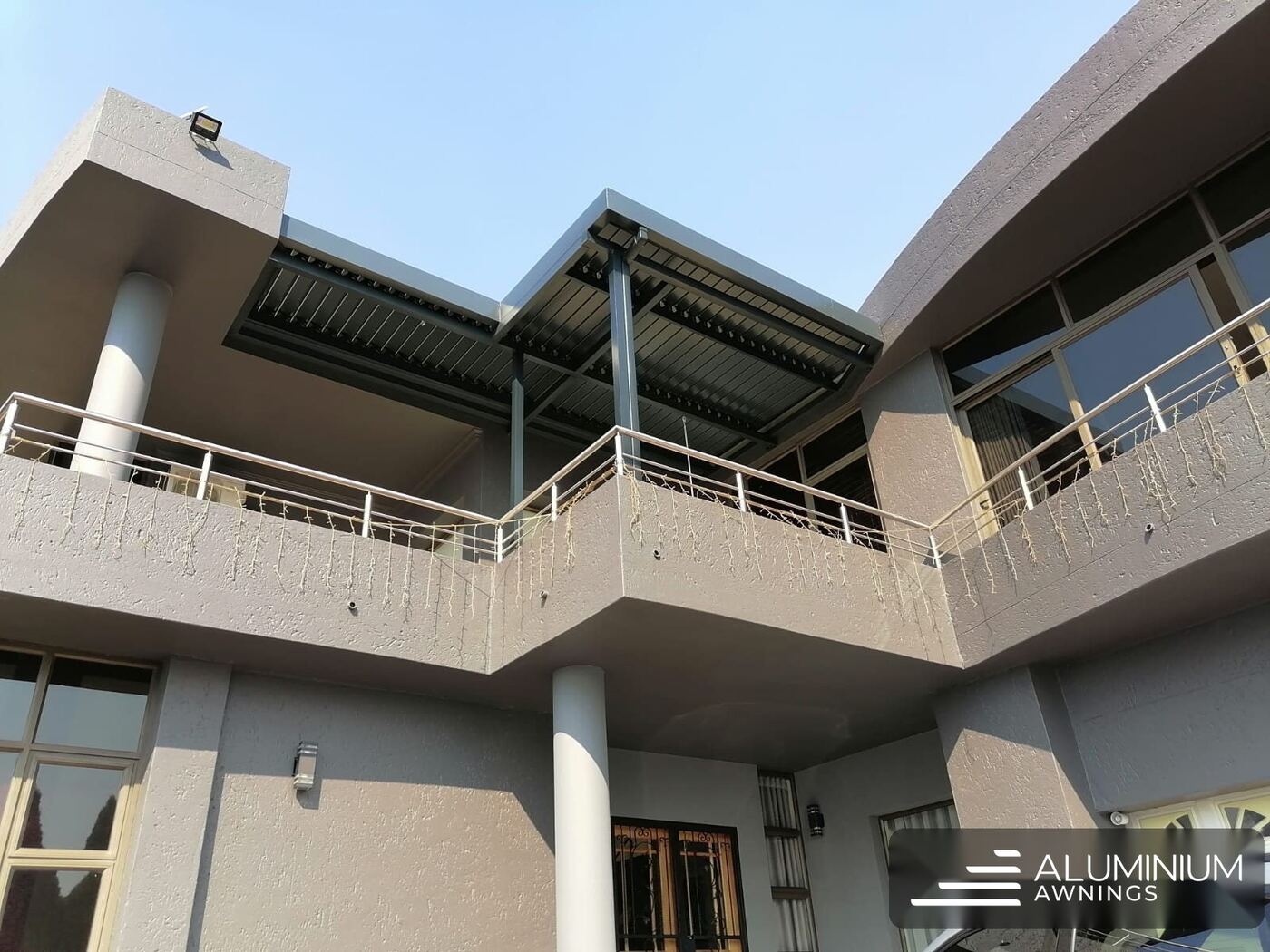 Charcoal louvre roof in Somerset West, Helderberg