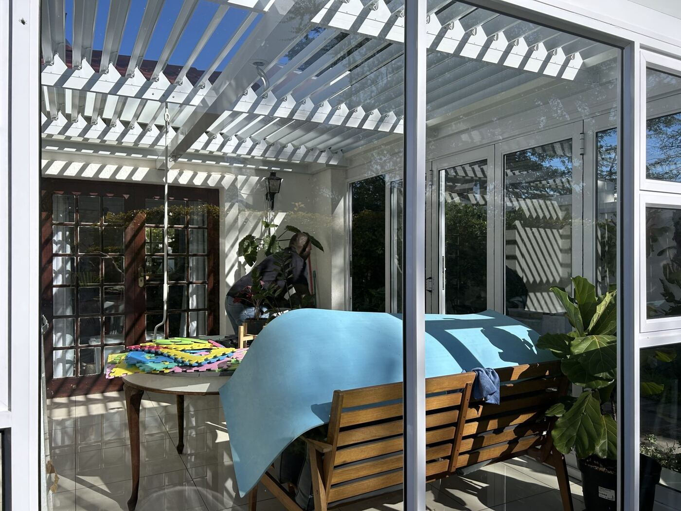 White Louvre System, Constantia — view 3.