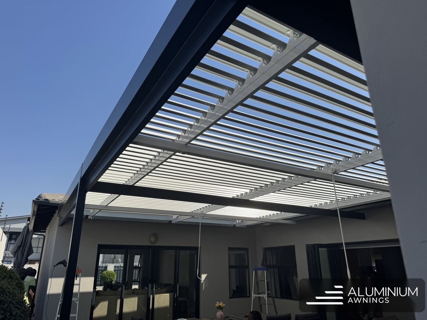 Two-tier louvre roof on a Garden Route estate