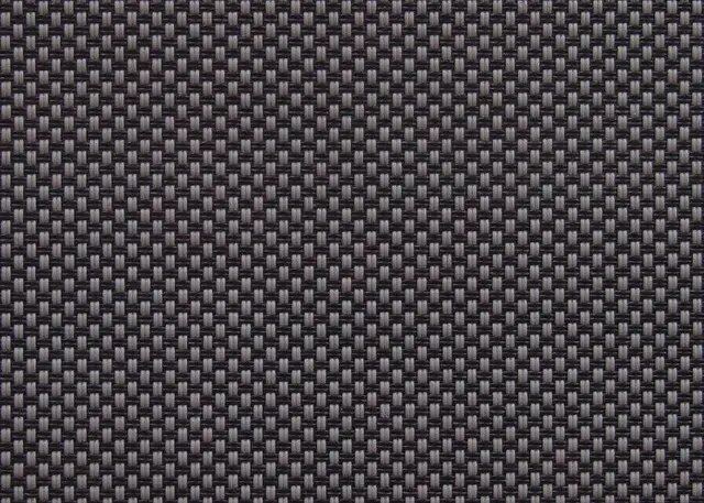 Retractable shearweave shade fabric over an aluminium pergola